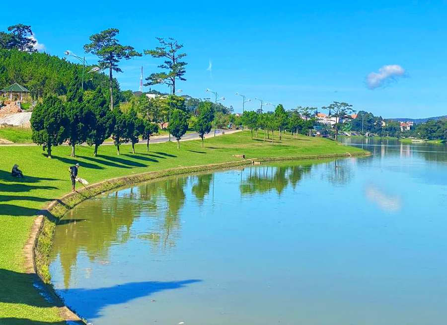 Hồ Xuân Hương Đà Lạt Vẻ Đẹp Thơ Mộng Giữ Lòng Thành Phố | Antamtour.vn