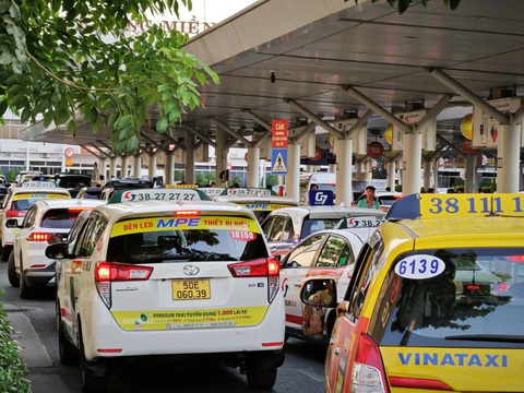 Taxi truyền thống đổi mới dàn xe, bớt bị chê 'xe cũ, xe hôi' - Tuổi Trẻ Online
