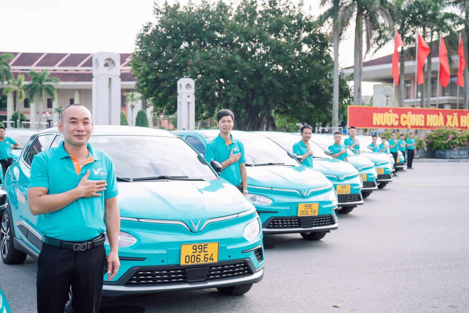 Tài xế Xanh SM Taxi tiết lộ mức thu nhập thực tế gây bất ngờ | baotintuc.vn